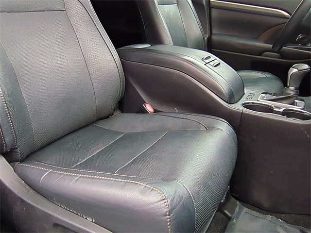 used 2017 Toyota Highlander Hybrid car, priced at $22,411