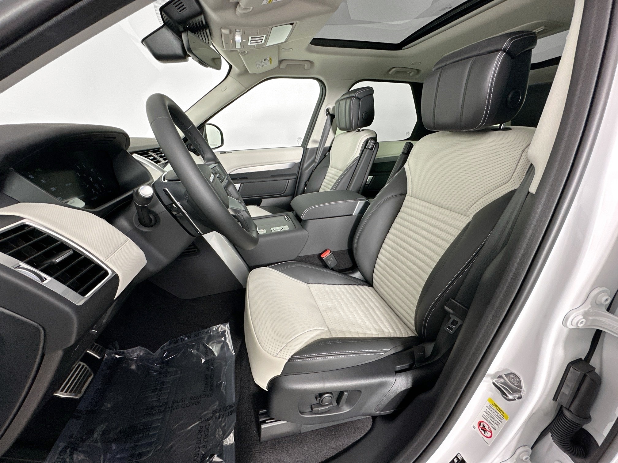 new 2026 Land Rover Discovery car, priced at $76,381