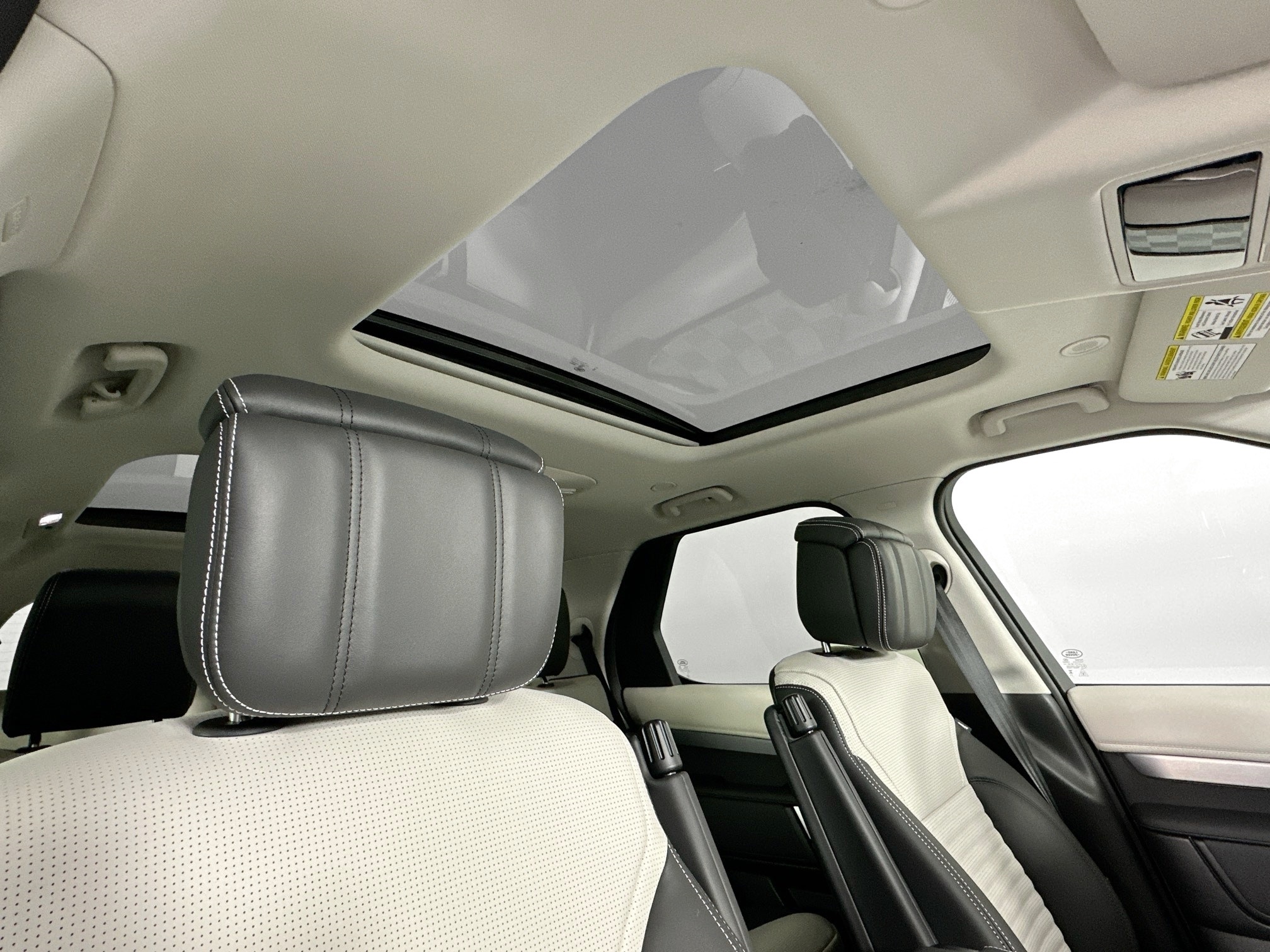 new 2026 Land Rover Discovery car, priced at $76,381