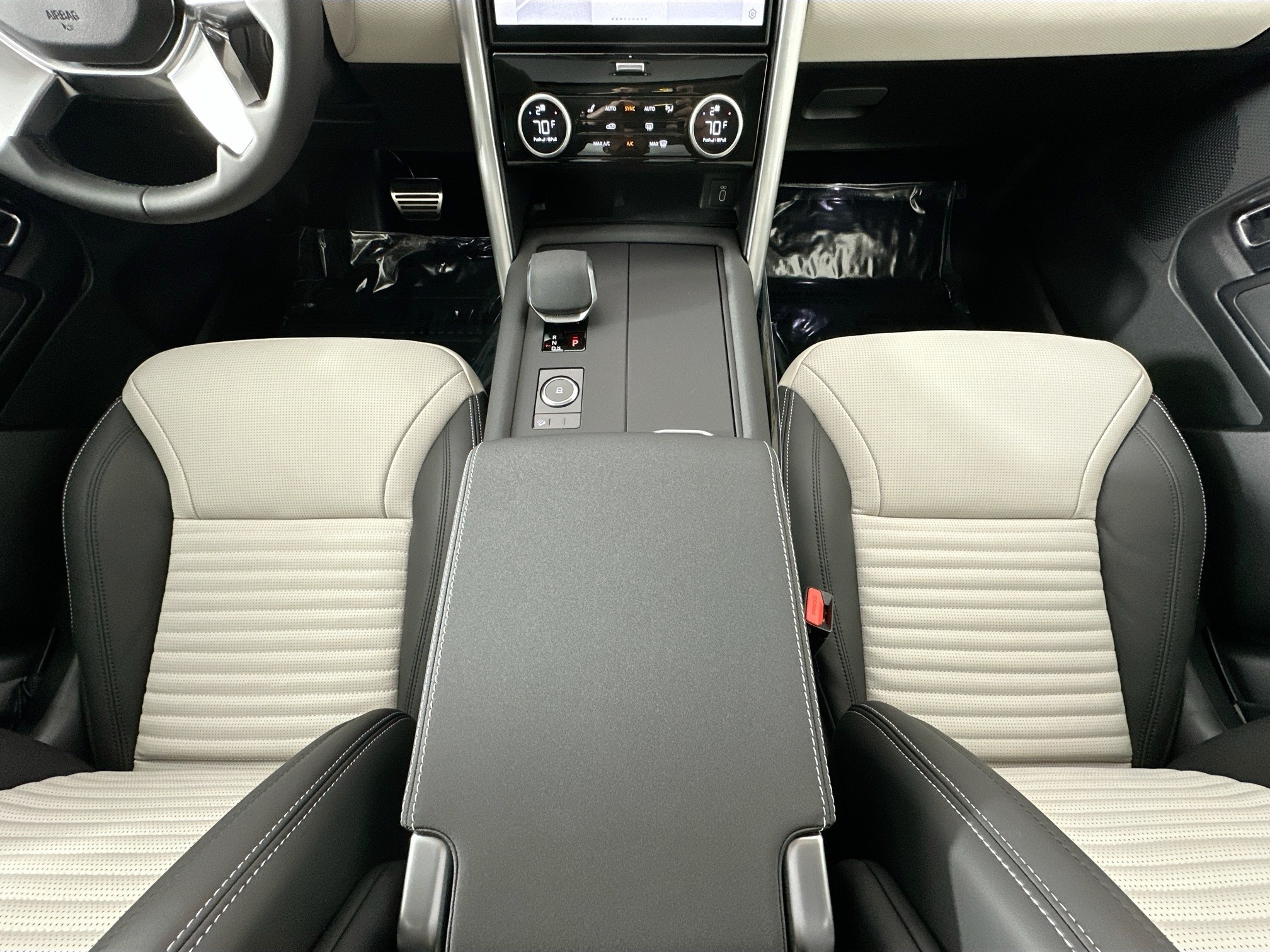 new 2026 Land Rover Discovery car, priced at $76,381