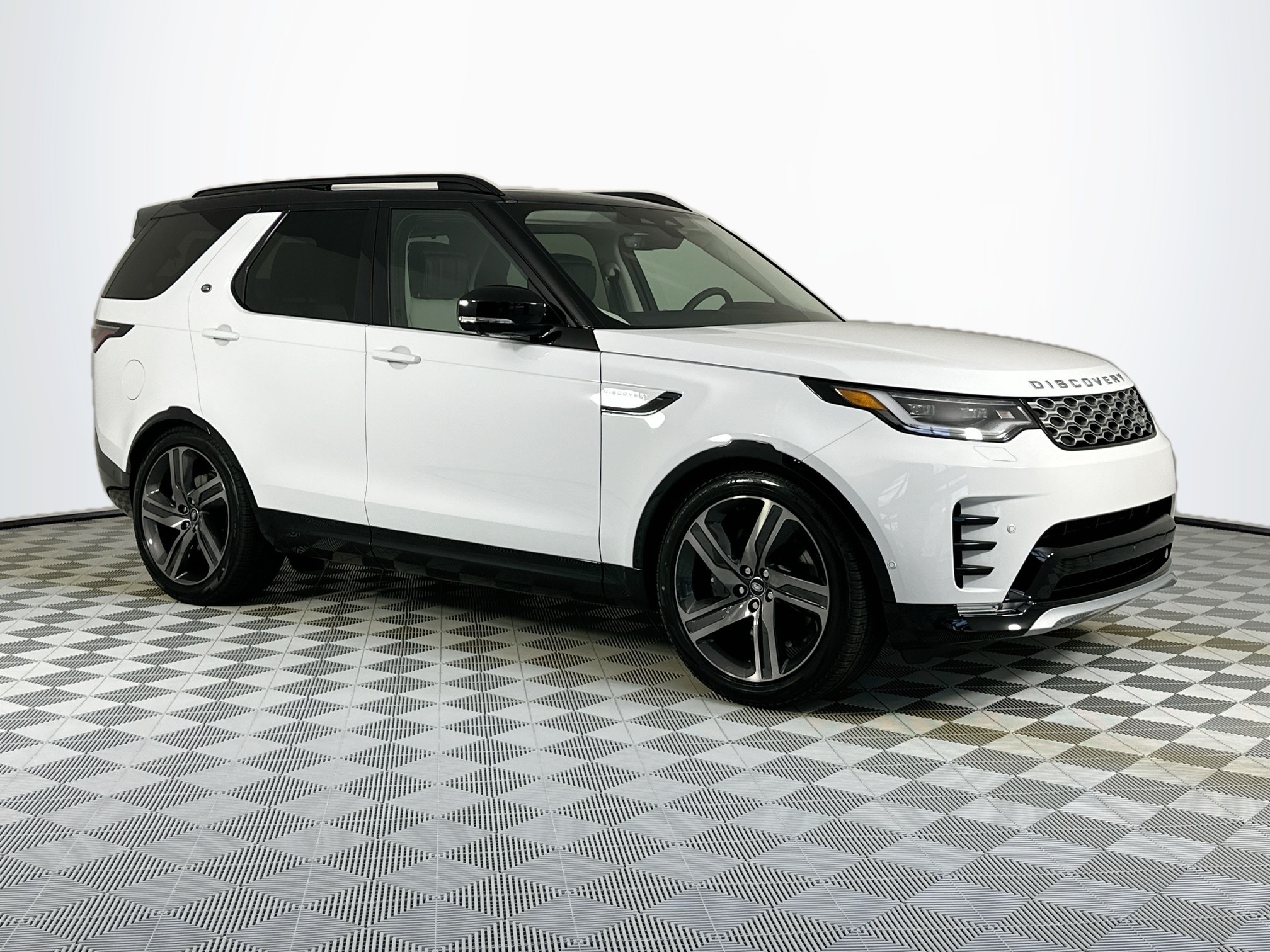 new 2026 Land Rover Discovery car, priced at $76,381