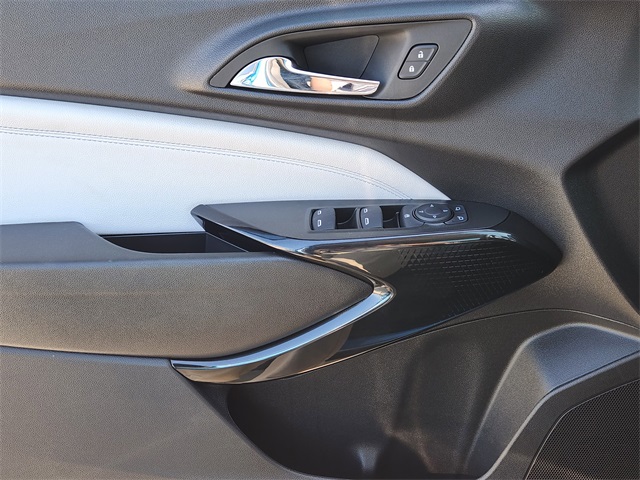2025 Marina Blue Metallic Chevrolet Trax LT FWD SUV