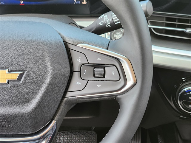 2025 Marina Blue Metallic Chevrolet Trax LT FWD SUV