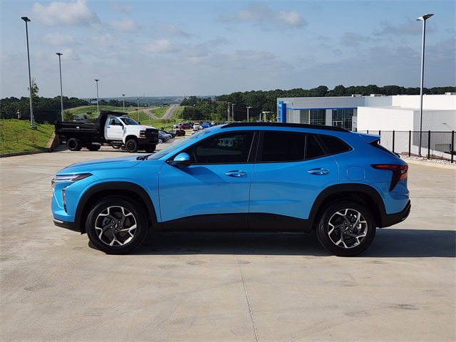 2025 Marina Blue Metallic Chevrolet Trax LT FWD SUV