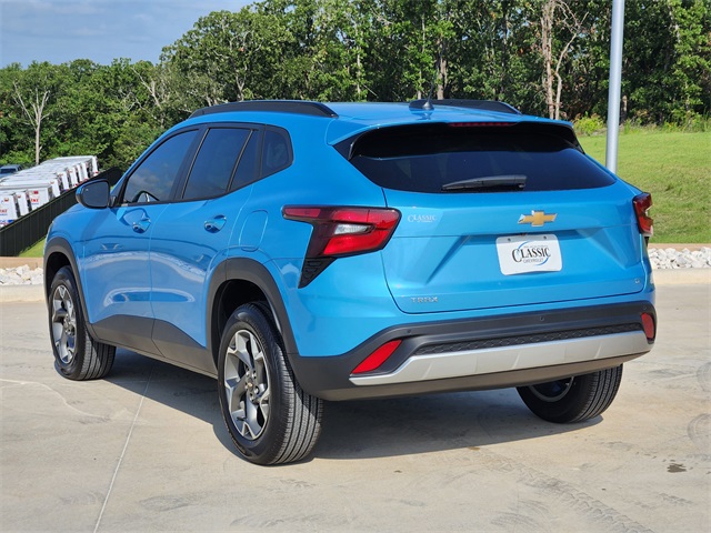 2025 Marina Blue Metallic Chevrolet Trax LT FWD SUV