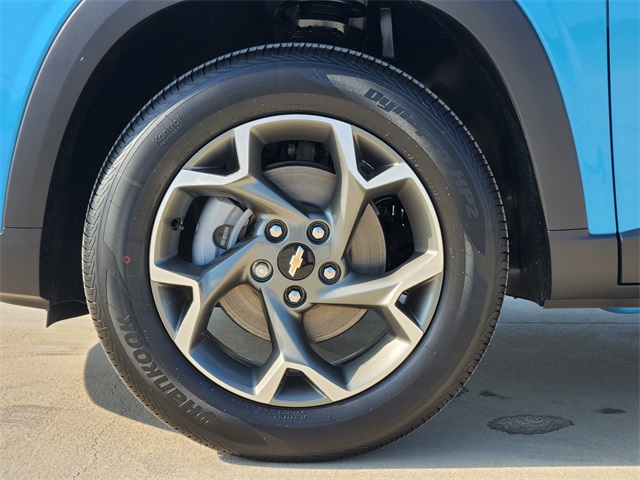 2025 Marina Blue Metallic Chevrolet Trax LT FWD SUV