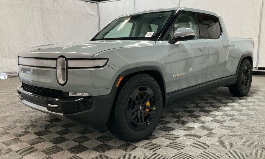 2023 Rivian R1T Adventure's photo
