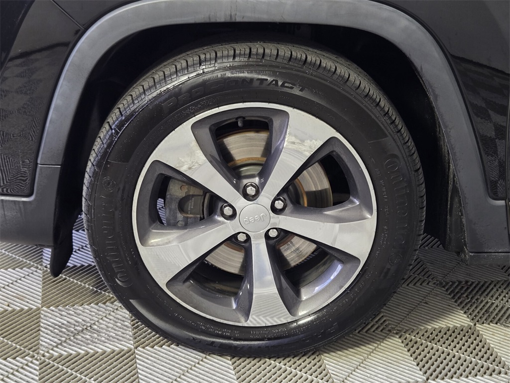 used 2019 Jeep Cherokee car, priced at $14,288