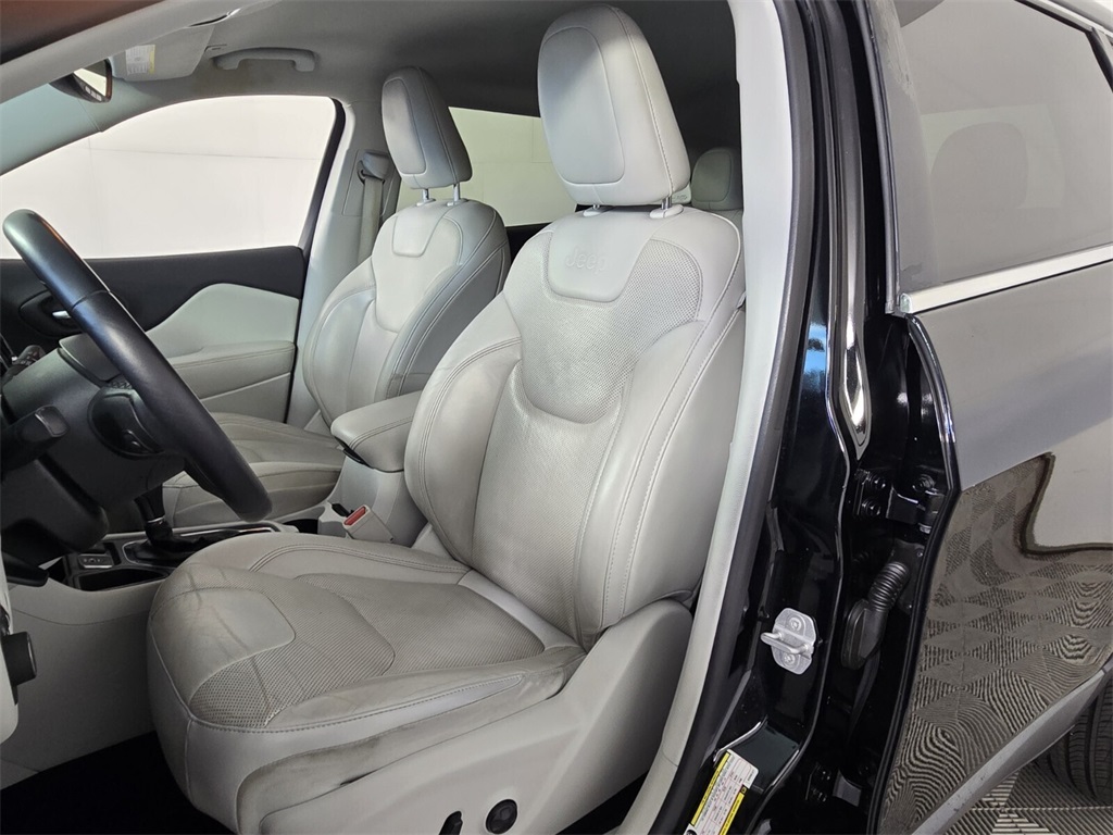 used 2019 Jeep Cherokee car, priced at $14,288