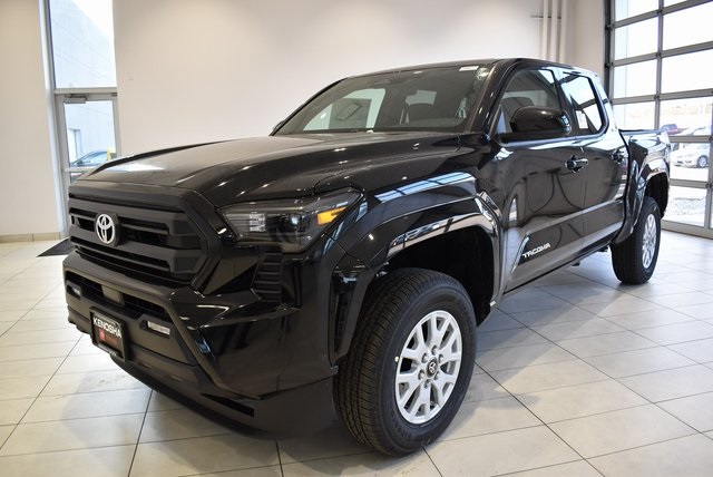 2025 Toyota Tacoma SR5 Double Cab photo 2