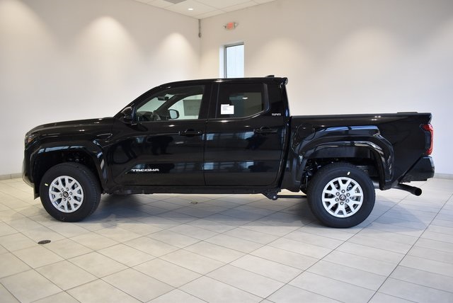 2025 Toyota Tacoma SR5 Double Cab photo 3