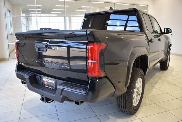 2025 Toyota Tacoma SR5 Double Cab photo 5