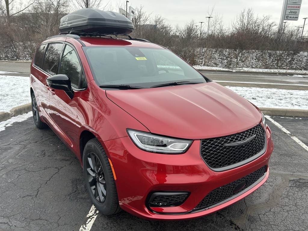 new 2026 Chrysler Pacifica car, priced at $48,205