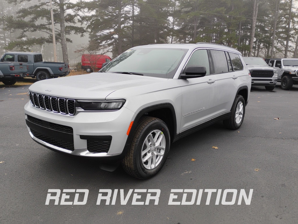 2025 Jeep Grand Cherokee L Laredo's photo