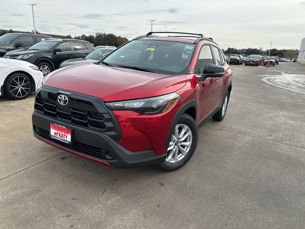 2026 Toyota Corolla Cross LE's photo