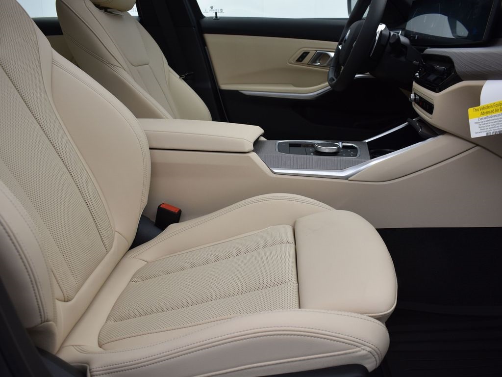 2025 Mineral White Metallic BMW 3 Series 330i RWD Sedan