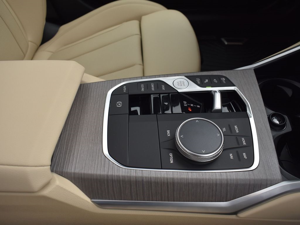 2025 Mineral White Metallic BMW 3 Series 330i RWD Sedan