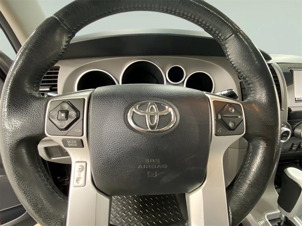 2016 Toyota Sequoia Limited photo 4