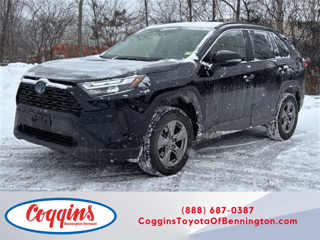 2023 Toyota RAV4 XLE's photo