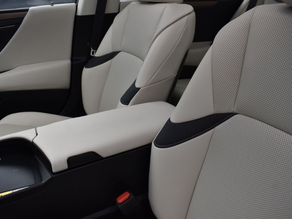 2025 White Pearl Lexus ES 350 FWD Sedan