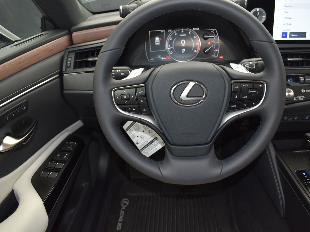 2025 White Pearl Lexus ES 350 FWD Sedan