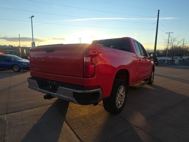 2019 Chevrolet Silverado 1500 LT photo 2