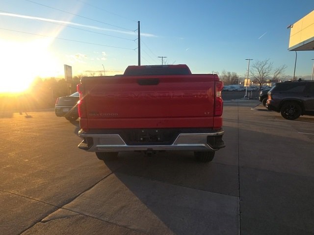 2019 Chevrolet Silverado 1500 LT photo 3