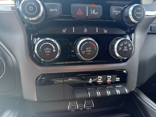 2025 Ram 1500 Big Horn Lone Star photo 19