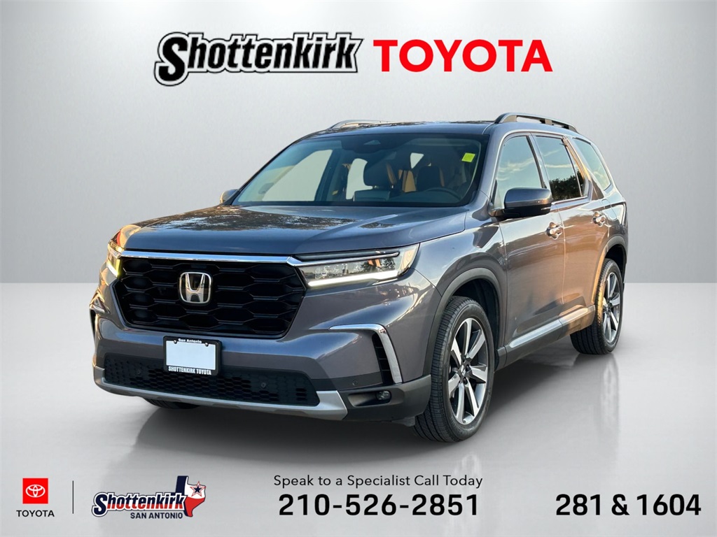 2025 Honda Pilot Touring's photo