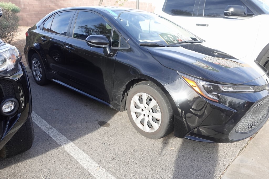 2022 Toyota Corolla LE photo 2