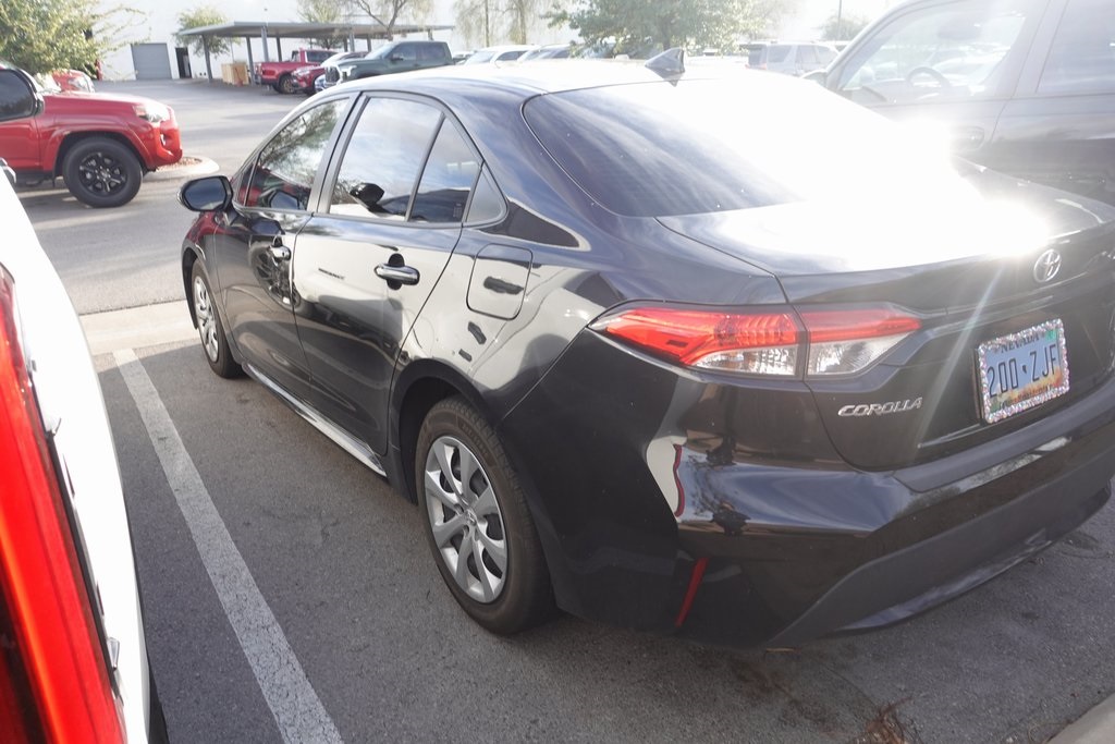 2022 Toyota Corolla LE photo 4