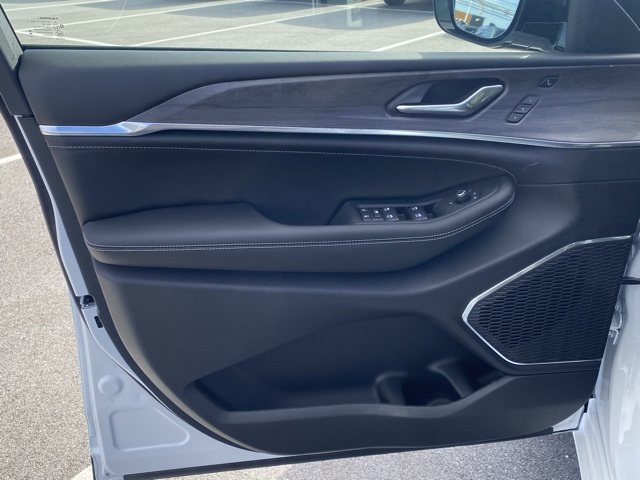 new 2025 Jeep Grand Cherokee L car, priced at $55,155