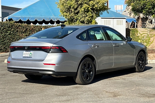 2025 Honda Accord SE photo 3