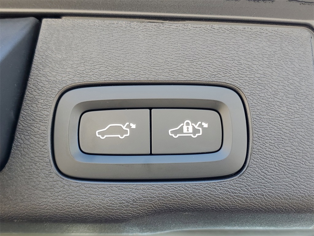 used 2025 Volvo XC60 car, priced at $35,895