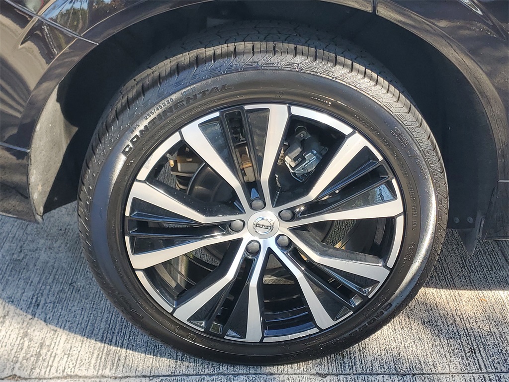 used 2025 Volvo XC60 car, priced at $35,895