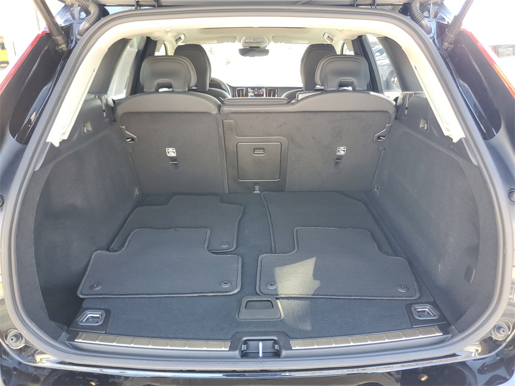 used 2025 Volvo XC60 car, priced at $35,895