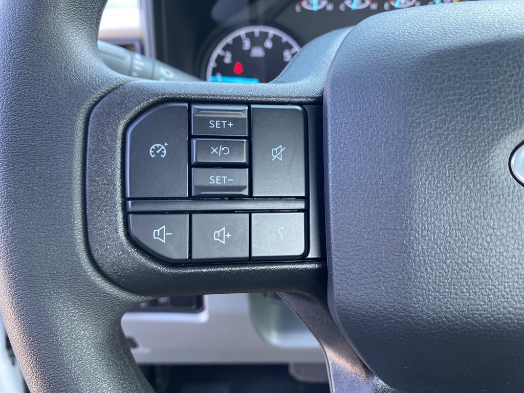 2025 Ford F-350 photo 4