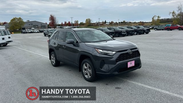 2023 Toyota RAV4 XLE's photo