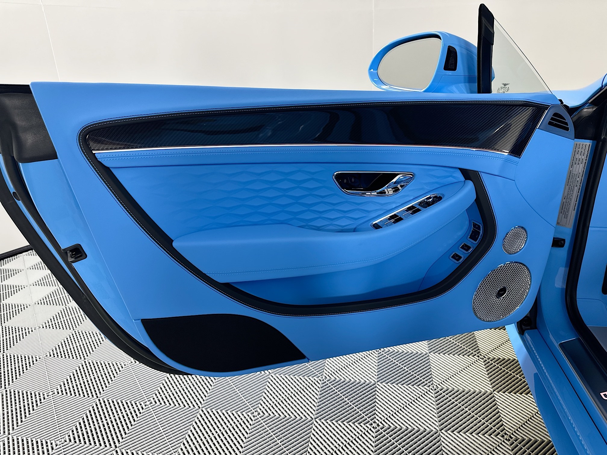 new 2025 Bentley Continental GTC car