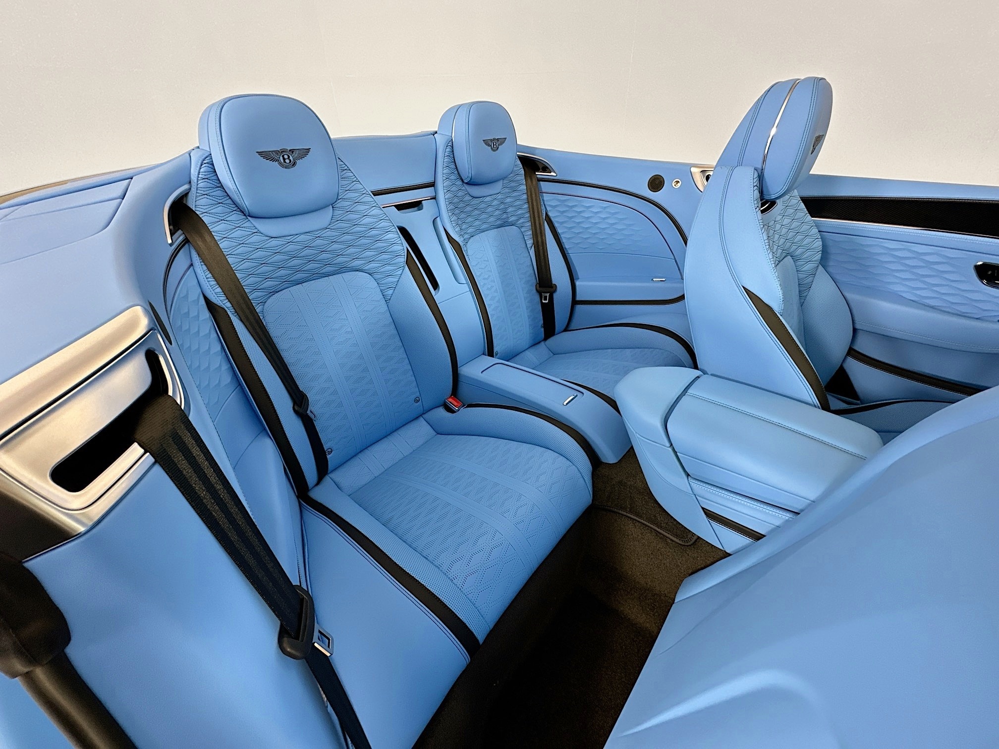 new 2025 Bentley Continental GTC car