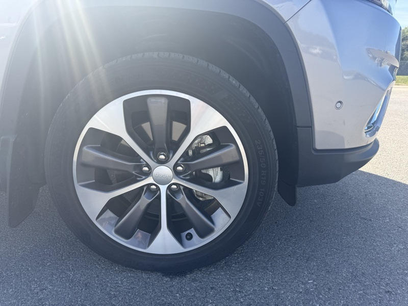 2022 Jeep Cherokee Limited photo 3