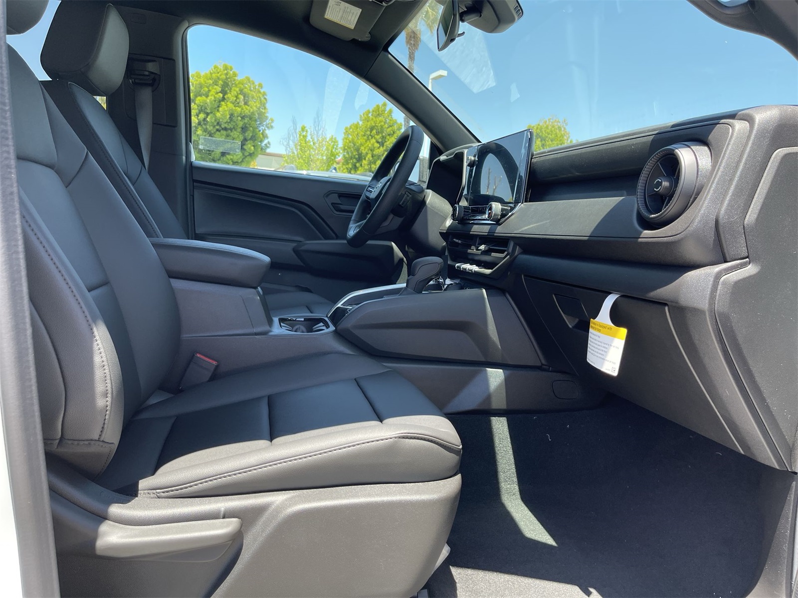 new 2025 Chevrolet Colorado car, priced at $33,265