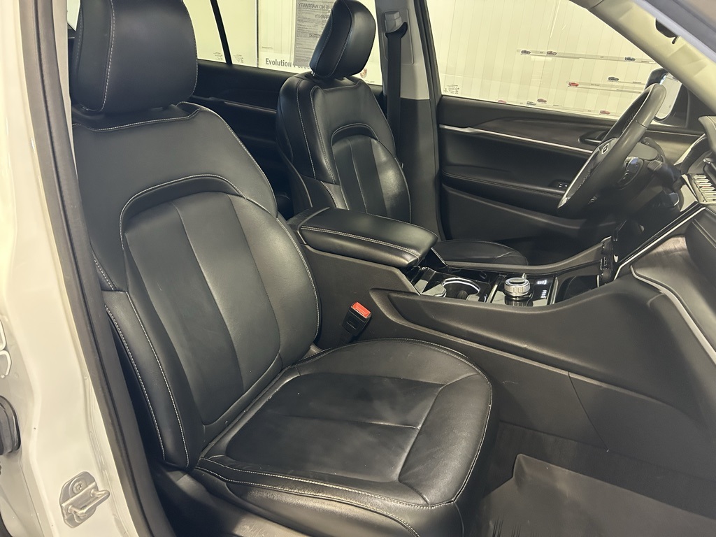 used 2023 Jeep Grand Cherokee L car, priced at $31,999