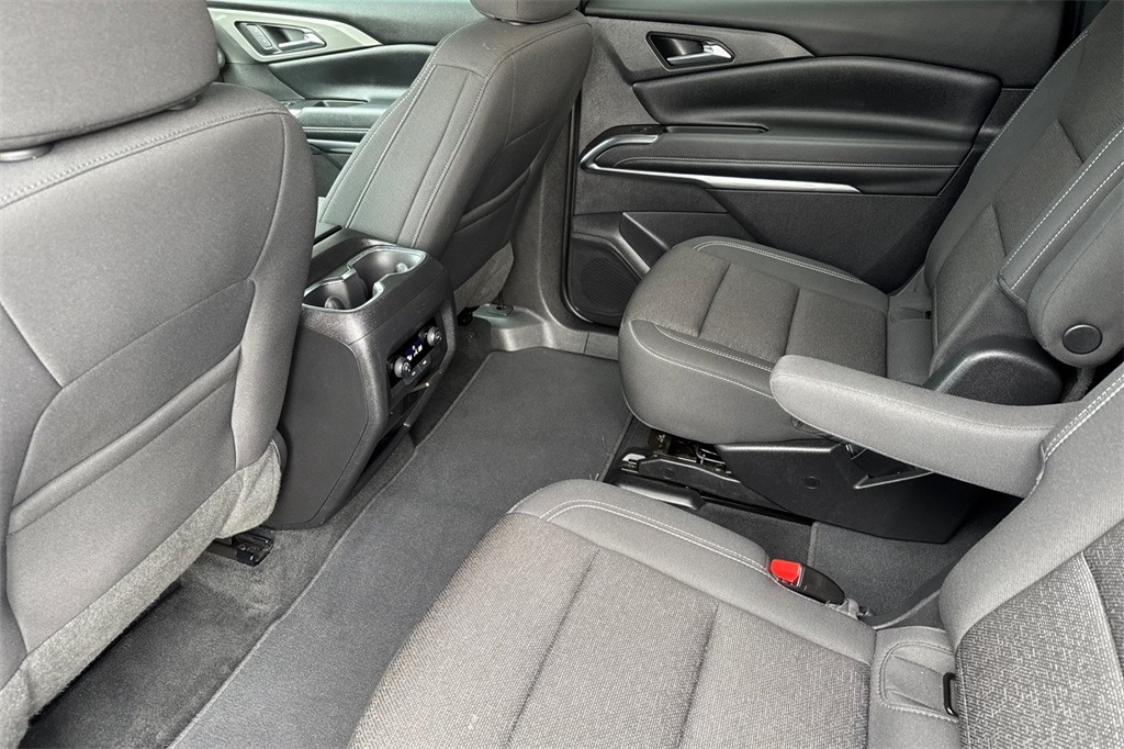 used 2024 Chevrolet Traverse car, priced at $36,955