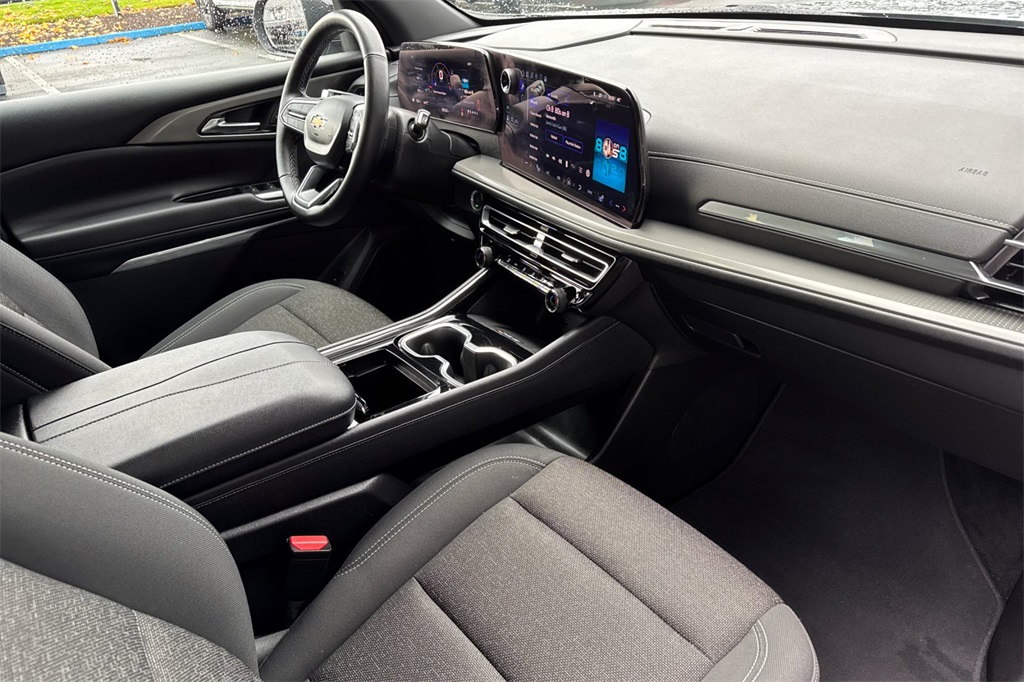 used 2024 Chevrolet Traverse car, priced at $36,955