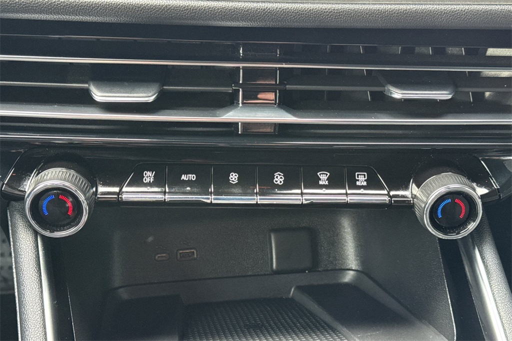 used 2024 Chevrolet Traverse car, priced at $36,955