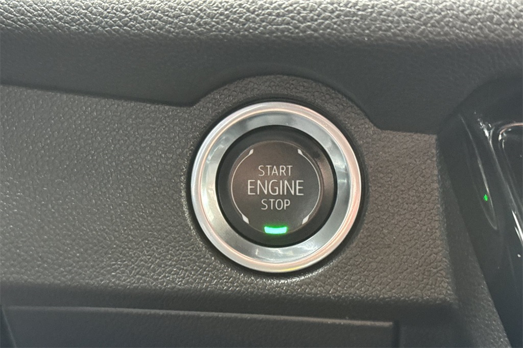 used 2024 Chevrolet Traverse car, priced at $36,955