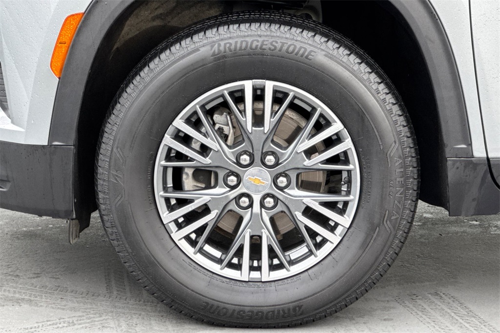 used 2024 Chevrolet Traverse car, priced at $36,955