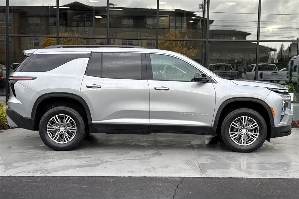 used 2024 Chevrolet Traverse car, priced at $36,955
