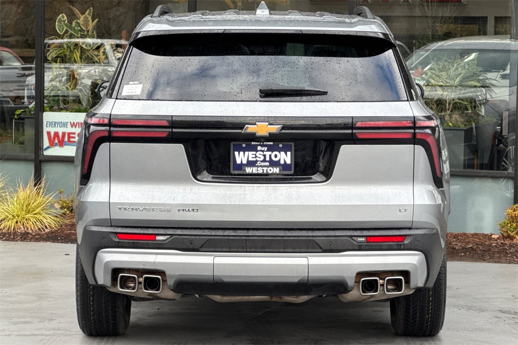 used 2024 Chevrolet Traverse car, priced at $36,955